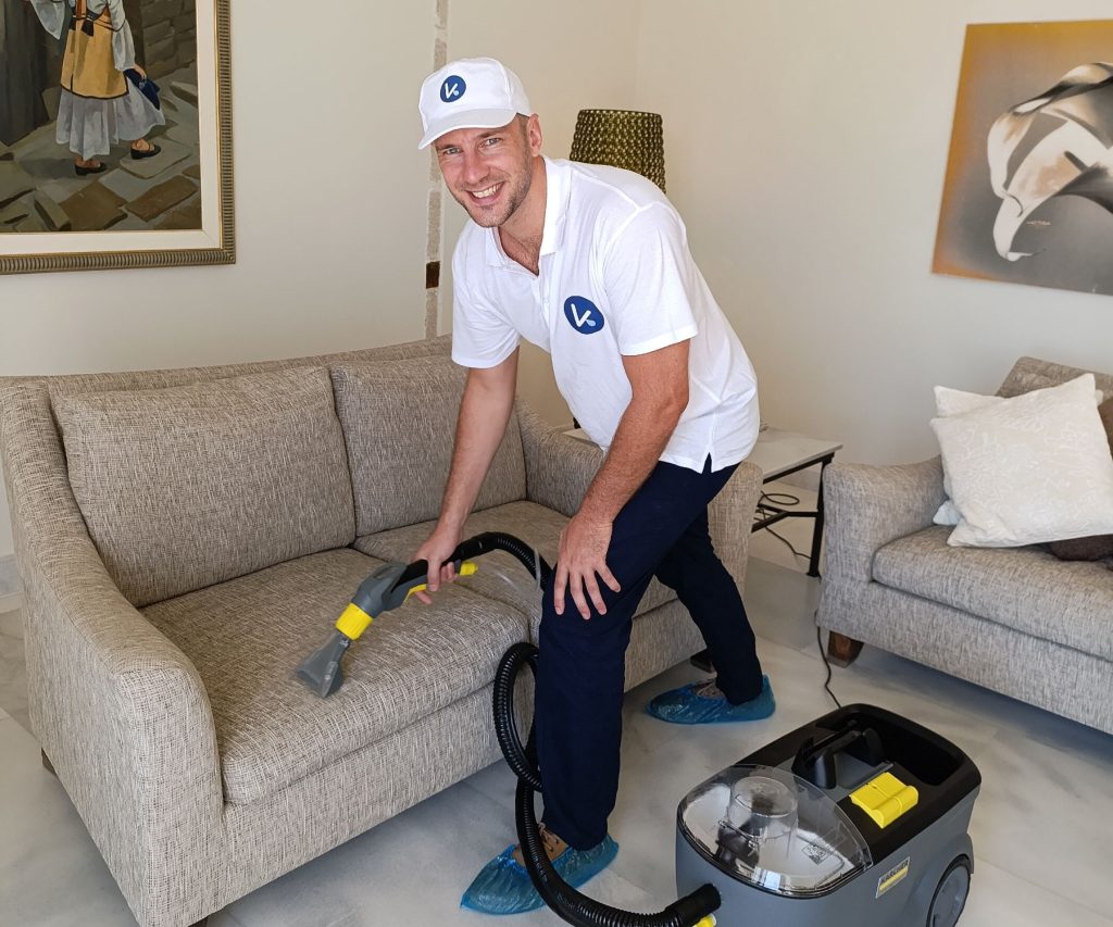 Καθαρισμός καναπέδων